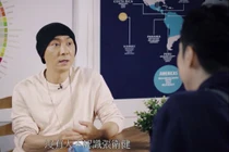 Diễn viên Trương Vệ Kiện từng gánh vác gia đình vì bố ngoại tình