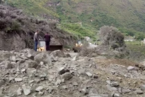 Video: Khoảnh khắc sạt lở núi kinh hoàng ở Trung Quốc