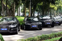 Cận cảnh dàn xe sang phục vụ APEC trong Dinh Thống Nhất