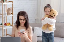 Con gái bị bắt nạt, mẹ trực tiếp “dạy dỗ” khiến những kẻ ấy chừa ngay