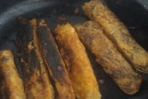 Cặp mẹ đẻ - con gái vụng nhất quả đất gây sốt mạng