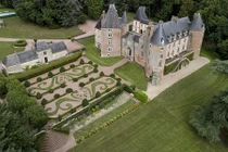 Lâu đài xa hoa được bán với giá khởi điểm chỉ… 1 euro