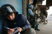 Phóng viên chiến trường Syria: Đi tìm sự thật bằng mạng sống