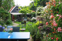 Chồng "nhà người ta", vợ vẫn hẹn hò với sếp trong nhà nghỉ