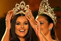 Hoa hậu Hoàn vũ duy nhất từng bị truất ngôi