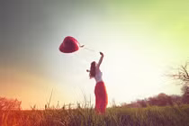 Con gái nếu chưa 30, cứ bình tĩnh mà độc thân thôi!