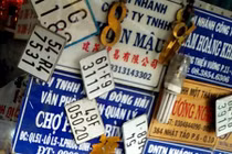 Biển số xe cơ giới giả: Mua dễ, bán rẻ