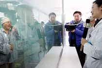 Em gái bất chấp tính mạng cứu sống anh trai và kết nghẹn lòng