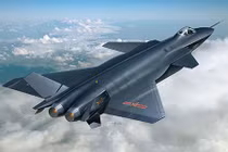 Video: Trung Quốc lần đầu khoe tài chiến đấu cơ tàng hình J-20 tại triển lãm