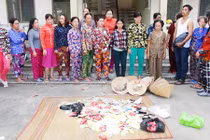 Bắt sới bạc gồm 17 phụ nữ với 2 người đàn ông