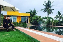 Chiêm ngưỡng biệt thự rộng thẳng cánh cò bay của bạn trai Hòa Minzy