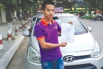 Xử phạt lái xe không mang giấy tờ gốc: Bộ ngành lúng túng