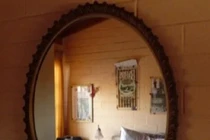 Không đặt gương chiếu vào giường ngủ nếu không muốn rước họa 