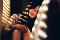 Chồng lén gắn camera trong phòng ngủ, vợ lặng người khi biết sự thật