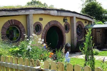 Ngất ngây trước ngôi nhà Hobbit ngoài đời thực
