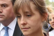 Bác sĩ giáo phái tình dục bị tố thí nghiệm ghê rợn với phụ nữ