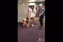 Video: Lợi dụng lòng tốt của gái xinh... và cái kết bất thình lình