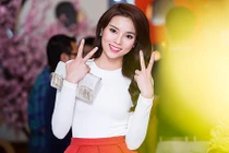 3 năm sau đăng quang, gương mặt Kỳ Duyên ngày càng dài và đơ?