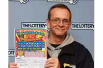 Trúng số, bị từ chối trả 10.000 USD, bắt phải nhận... 1 triệu USD