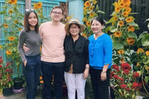 Cô gái Việt kết hôn với chàng sĩ quan lái tàu biển người Pháp