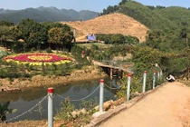 Cô đồng gắn với “cáo buộc” thả rắn thiêng ở Vĩnh Phúc