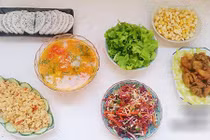 Thịt gà chiên giòn, trứng chưng giản dị mà ngon cho bữa cơm chiều