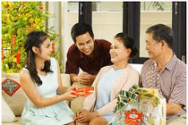 Đón Tết nhẹ nhàng nhờ mẹ chồng tâm lý