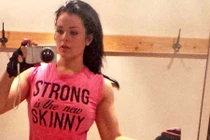 Cô gái trẻ nặng 1 tạ gây ngỡ ngàng khi "đá bay" 50kg mỡ