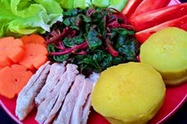 Món salad thịt heo rau củ ăn nhẹ nhàng lại đủ chất