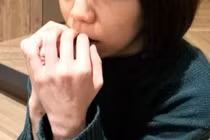 Bé gái 11 tuổi bị đau bụng nửa năm do mất màng trinh