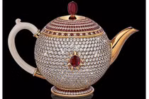 Ấm trà đính kim cương, hồng ngọc giá lên tới hơn 66 tỷ đồng