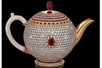 Ấm trà đính kim cương, hồng ngọc giá lên tới hơn 66 tỷ đồng