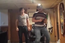 Video: Đeo kính “thực tế ảo” nhưng tai nạn là thật