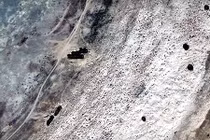 Giải mã bí ẩn hạm đội tàu biển gỉ sét nằm giữa sa mạc