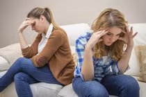 Khó xử khi mẹ thường xuyên dùng chiêu "chiến tranh lạnh"