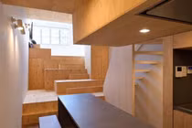 Nhà nhỏ 44m2 với 6 phòng tiện nghi gây "choáng"