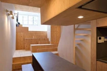 Nhà nhỏ 44m2 với 6 phòng tiện nghi gây "choáng"