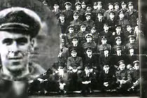 Thợ máy qua đời rồi vẫn xuất hiện bí ẩn trong bức ảnh