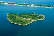 Bí ẩn rùng rợn ở hòn đảo Poveglia