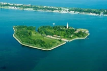 Bí ẩn rùng rợn ở hòn đảo Poveglia