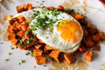 Video: Mẹo làm trứng ốp la lòng đào ngon khó cưỡng