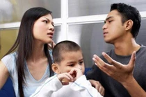 Nước mắt người đàn bà bị cả nhà chồng cũ chửi mắng, không cho gặp con