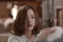 Vợ bầu đau khổ bắt tận tay em gái và chồng sắp cưới đang tình tứ