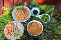 Gỏi lá Kon Tum - đặc sản của núi rừng Tây Nguyên