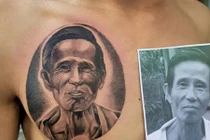Chàng trai xăm hình cha lên ngực sau khi ông qua đời vì bạo bệnh
