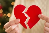 Muốn ly hôn, chồng yêu cầu phải trả hết của hồi môn