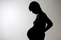 Thiếu nữ bị hãm hiếp phải ngồi tù 6 tháng vì phá thai