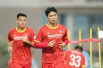 Dân mạng tranh cãi việc Công Phượng "xin nghỉ để chăm vợ đẻ"