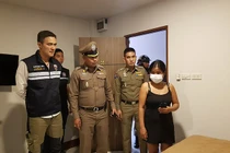 Bắt “nữ quái” chuyên dùng sex dụ rồi lột tài sản khách nước ngoài