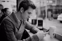 Bất lực vì vợ tỏ thái độ "cao quý" trong chuyện phòng the